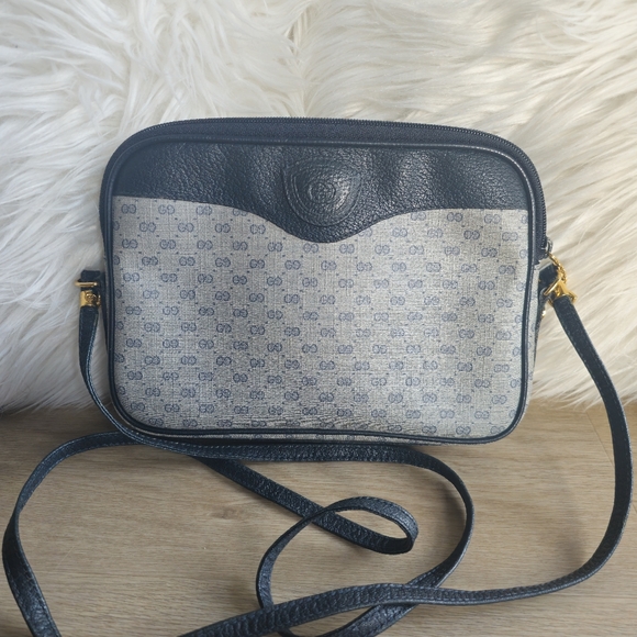 Authentic Gucci micro navy bag - Picture 2 of 15
